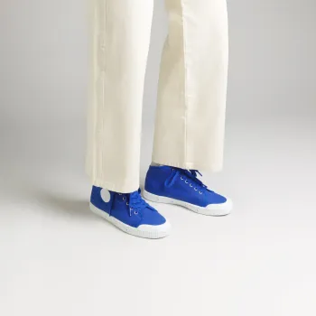 B2 CANVAS
