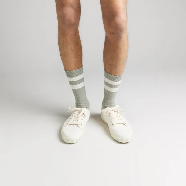 La tennis blanche en toile de Spring Court