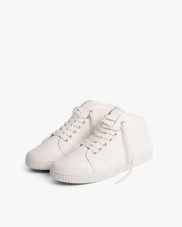 Unisex white leather trainers