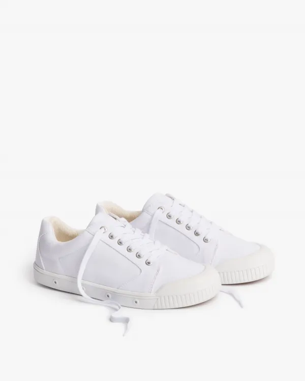 Low top canvas trainer