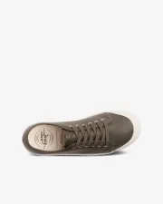 B2 low leather trainers