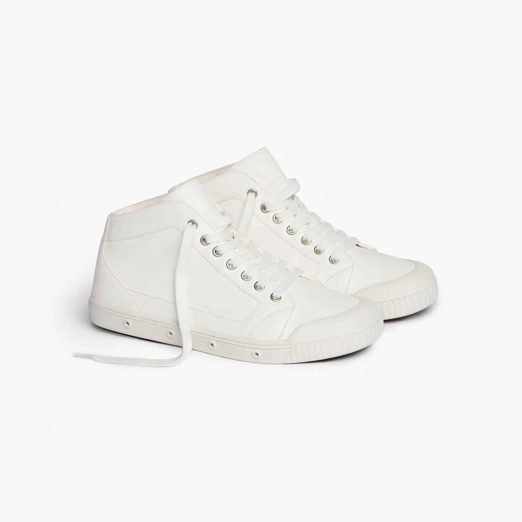La basket blanche en cuir de Spring Court