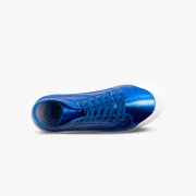 La basket bleu métallisé en cuir de Spring Court