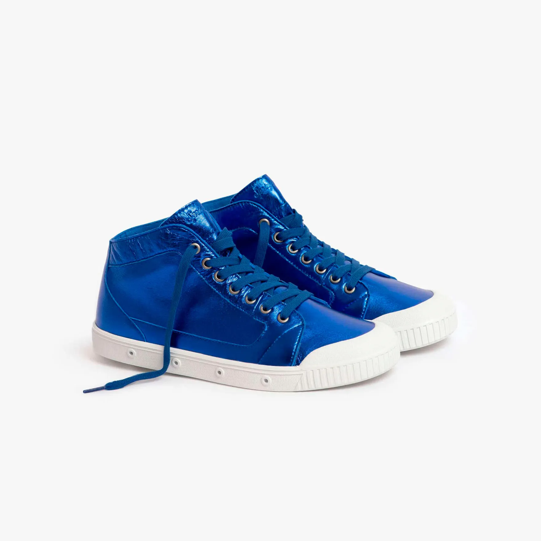 La basket bleu métallisé en cuir de Spring Court