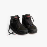 La basket noire en suede de cuir de Spring Court