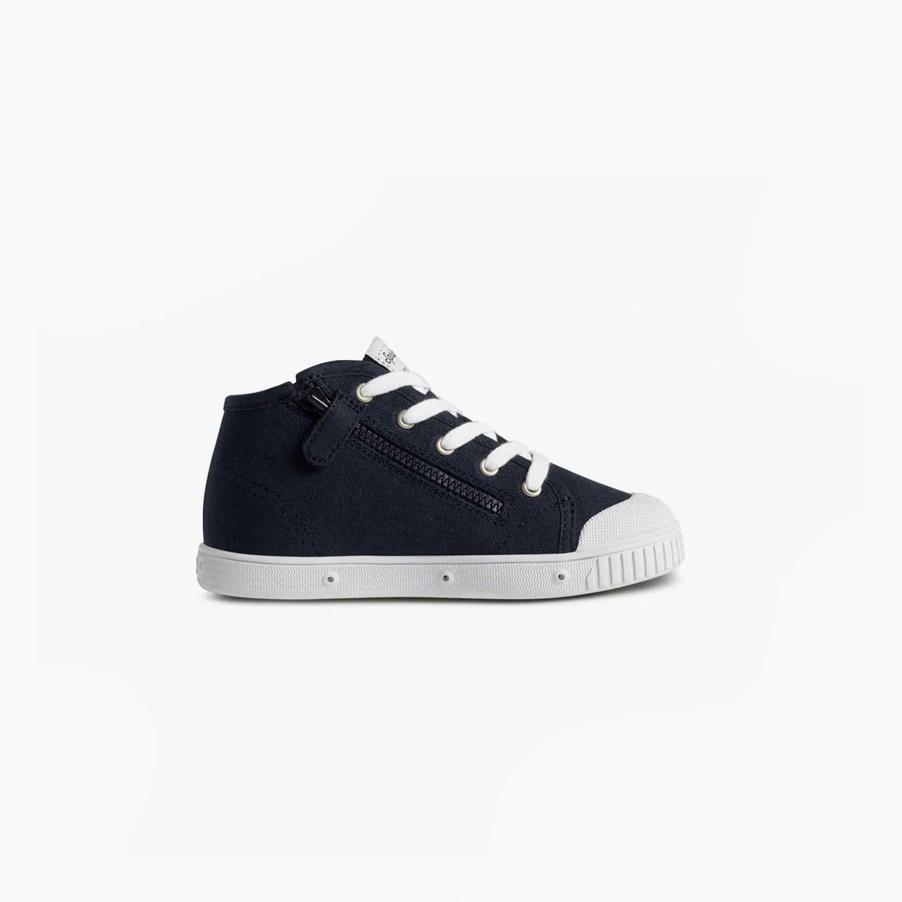 La basket enfant bleue en toile de Spring Court