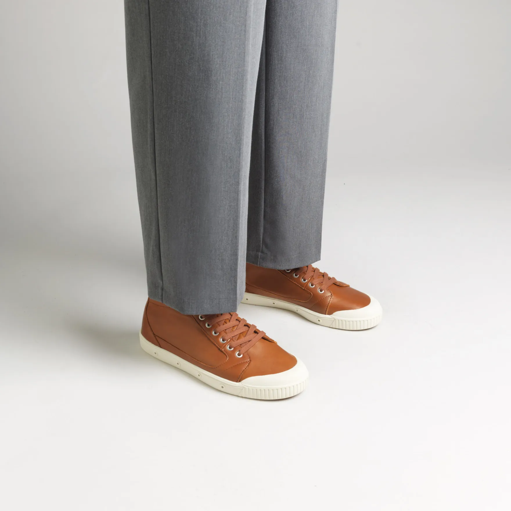 La basket camel en cuir de Spring Court